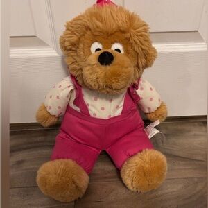 BERENSTAIN BEARS- SISTER BEAR in Pink Overalls- 1997